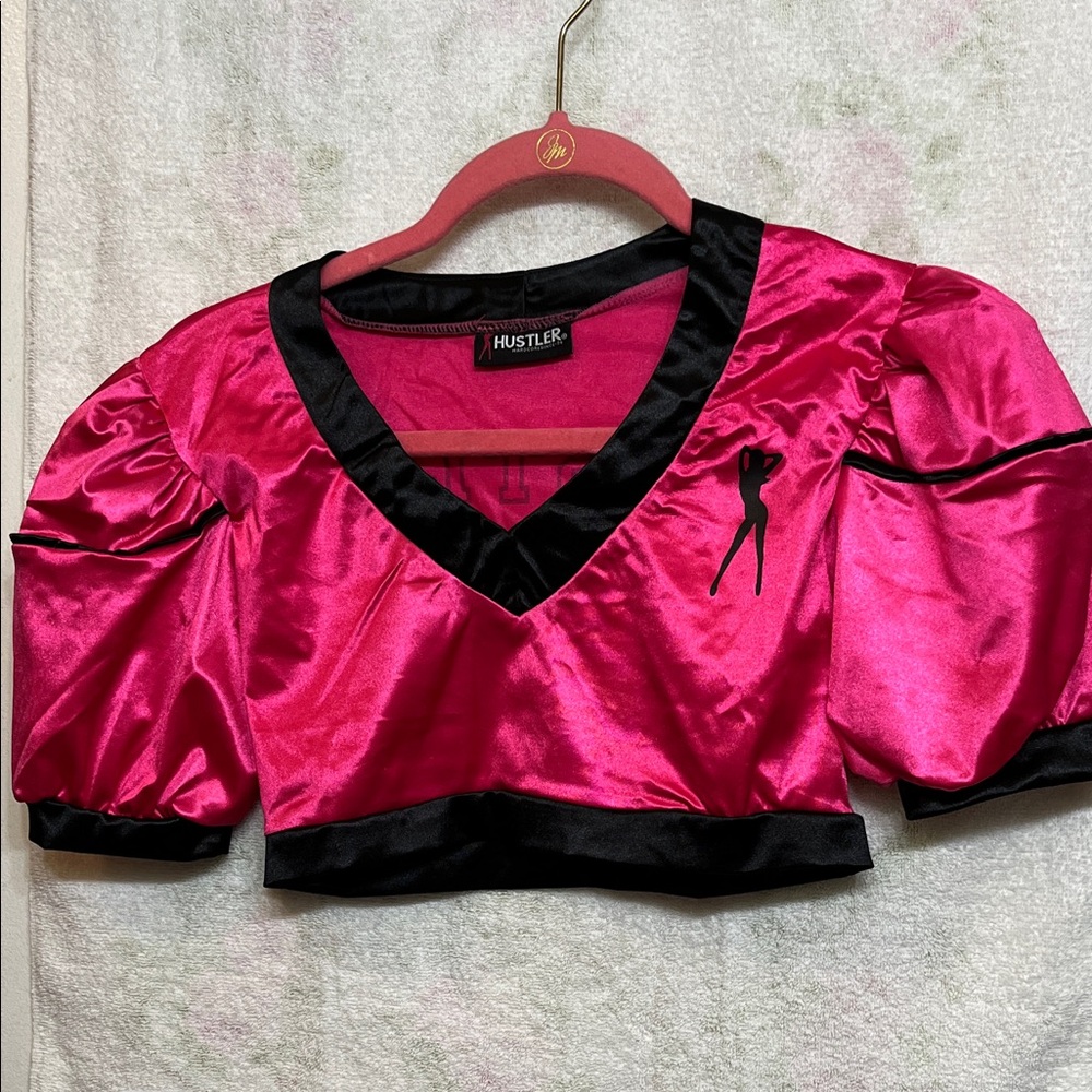 🎀💚🌸🎀💚🌸Hustler Hollywood Fuchsia and Black Satin Crop Top & BOTTOMS.